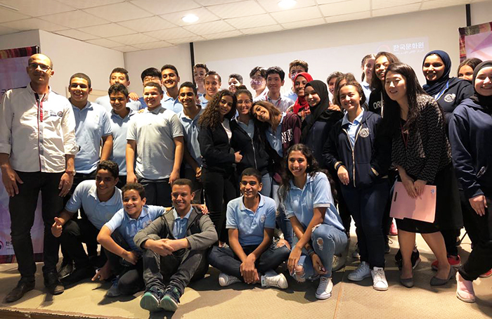  Students from Creative International School pose for a photo after a one-day tour at the Korean Cultural Center in Egypt on Oct. 16. 